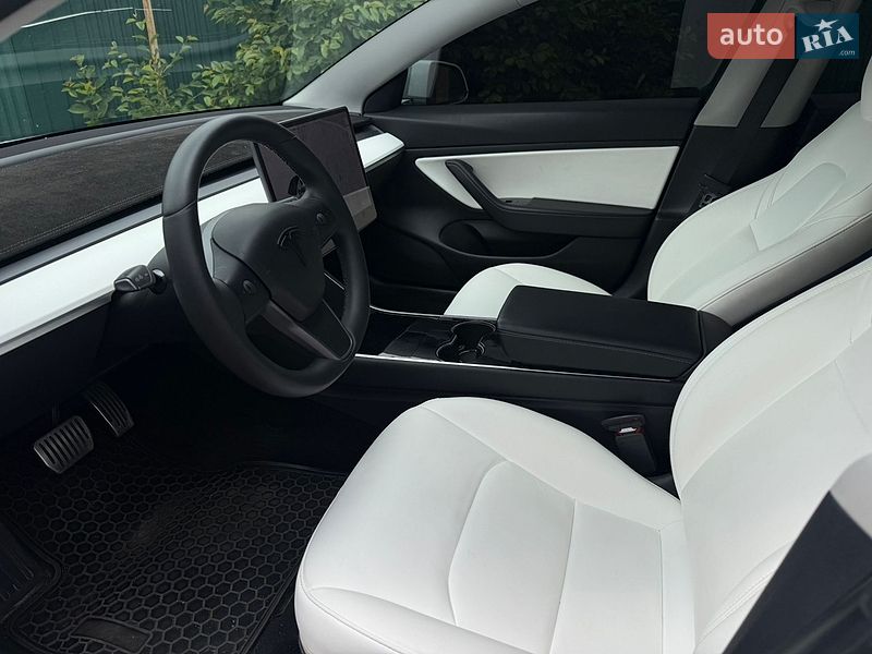 Седан Tesla Model 3 2019 в Одессе