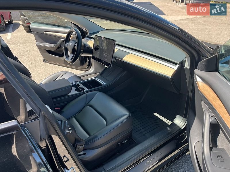 Седан Tesla Model 3 2021 в Києві