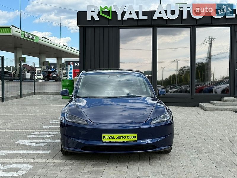 Седан Tesla Model 3 2024 в Львові