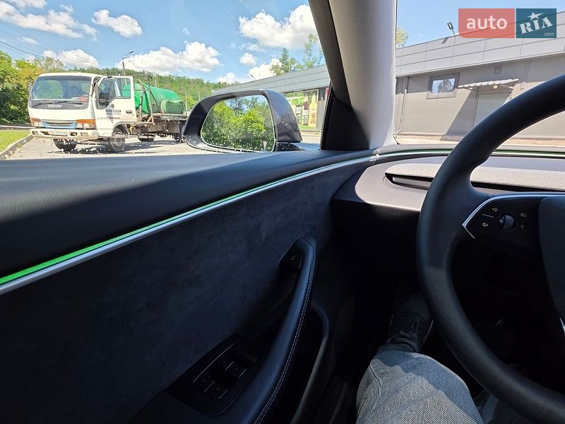 Седан Tesla Model 3 2024 в Киеве