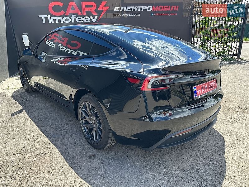 Седан Tesla Model 3 2025 в Києві