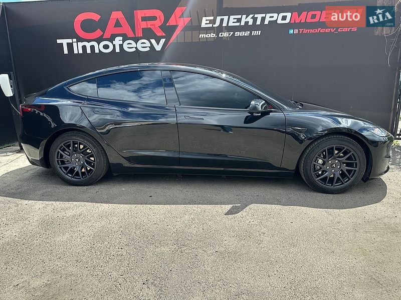 Седан Tesla Model 3 2025 в Києві
