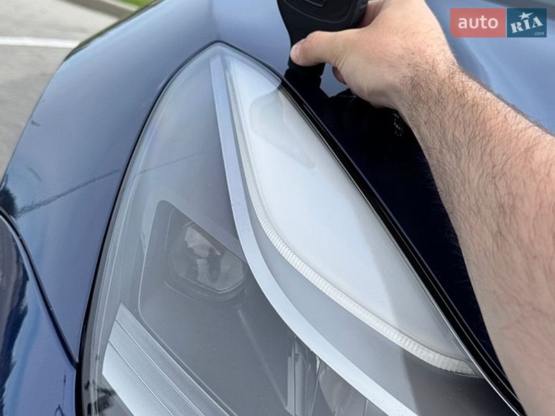 Седан Tesla Model 3 2022 в Виннице