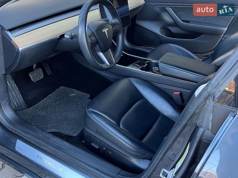 Седан Tesla Model 3 2019 в Києві