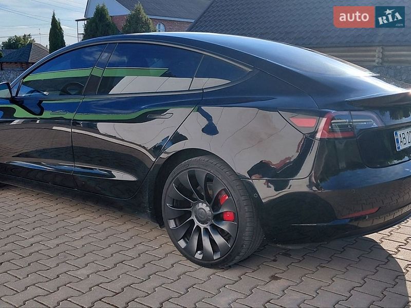 Седан Tesla Model 3 2022 в Калиновке