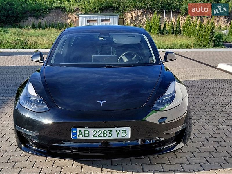 Седан Tesla Model 3 2022 в Калиновке