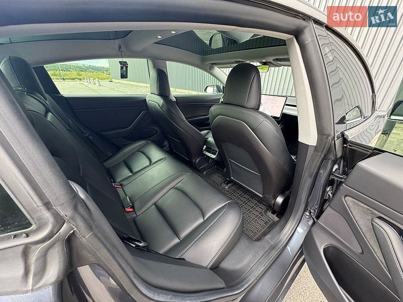 Седан Tesla Model 3 2019 в Харкові