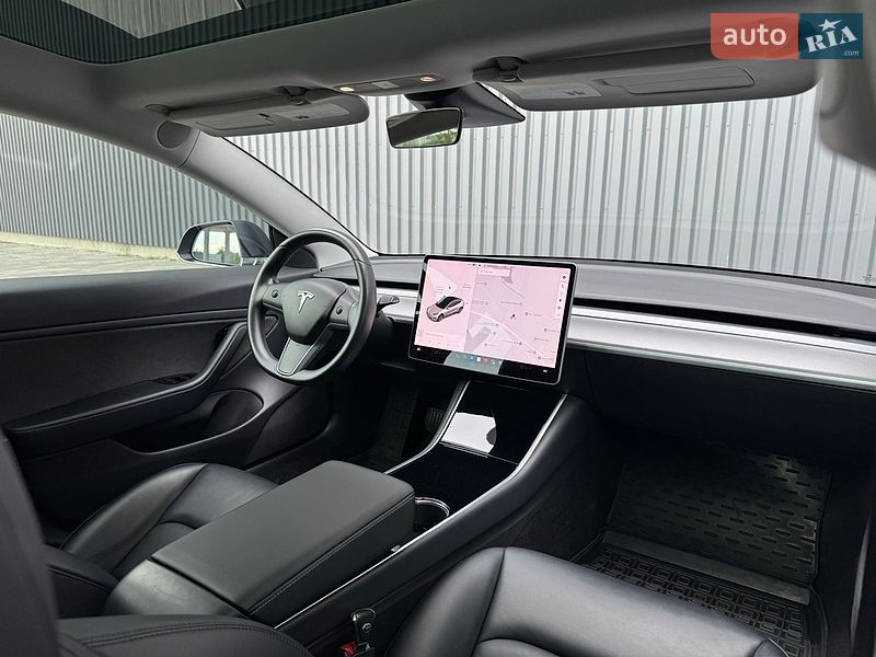 Седан Tesla Model 3 2019 в Харкові
