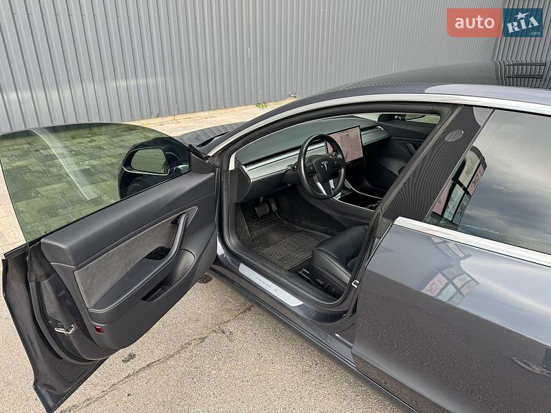 Седан Tesla Model 3 2019 в Харкові