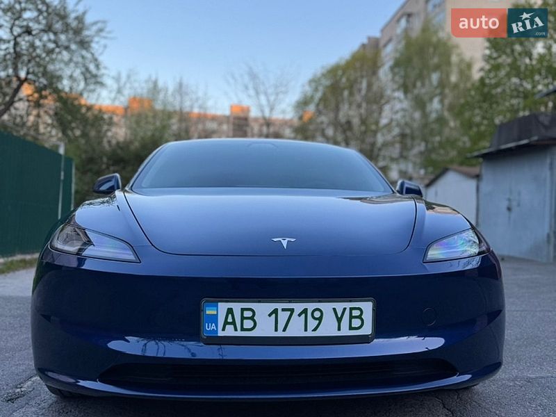 Седан Tesla Model 3 2024 в Вінниці