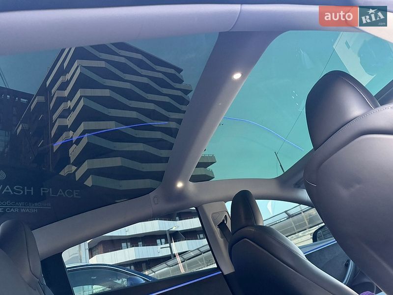 Седан Tesla Model 3 2024 в Вінниці