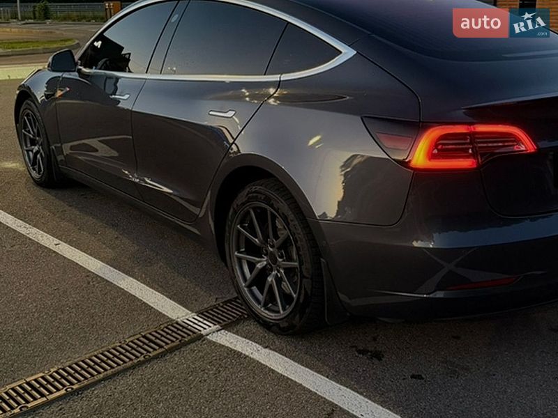 Седан Tesla Model 3 2018 в Борисполе