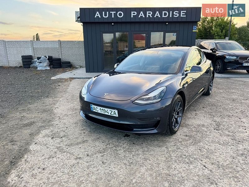 Седан Tesla Model 3 2018 в Луцке