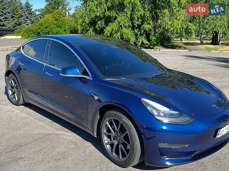 Седан Tesla Model 3 2018 в Кривом Роге