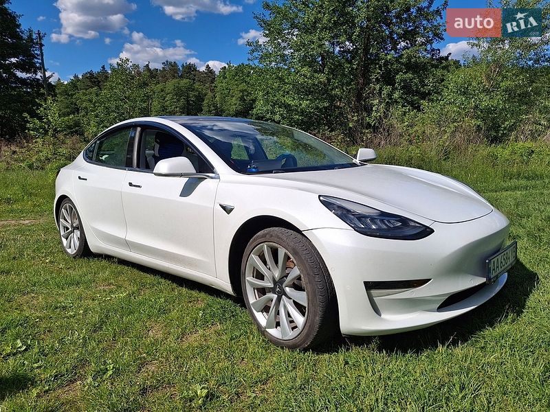 Седан Tesla Model 3 2019 в Києві
