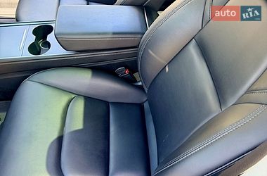 Седан Tesla Model 3 2023 в Сумах