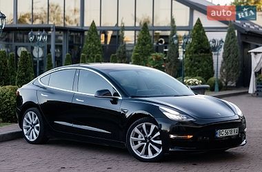 Седан Tesla Model 3 2018 в Стрию