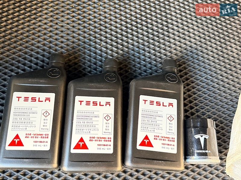 Седан Tesla Model 3 2023 в Сумах