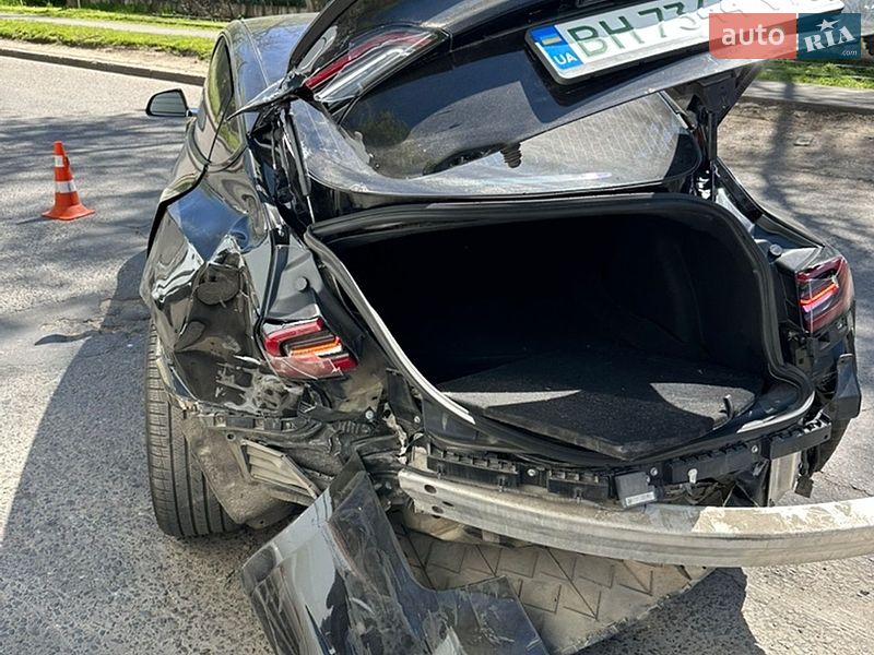 Седан Tesla Model 3 2018 в Одессе