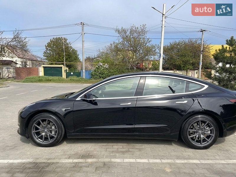 Седан Tesla Model 3 2019 в Одесі
