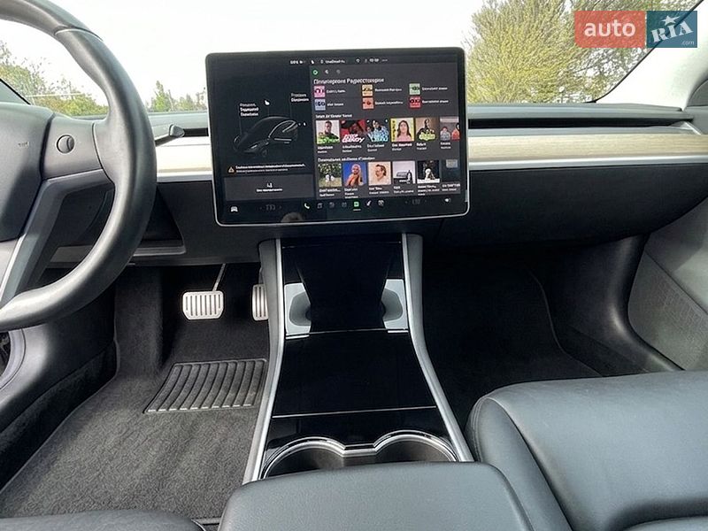 Седан Tesla Model 3 2019 в Одесі