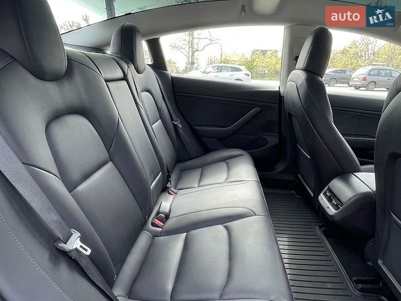 Седан Tesla Model 3 2019 в Одессе