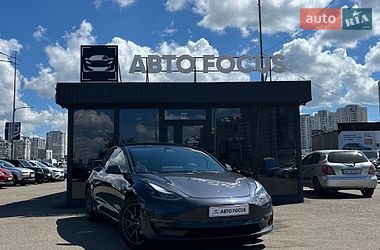 Седан Tesla Model 3 2021 в Киеве