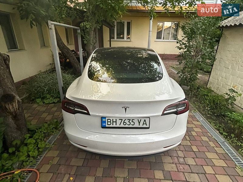 Седан Tesla Model 3 2020 в Києві