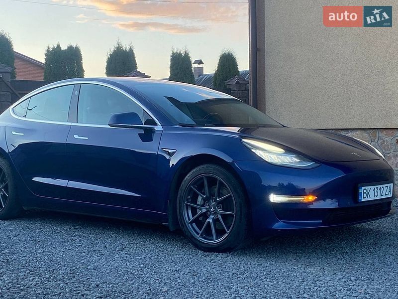 Tesla Model 3 2018 Tesla Model 3 2018