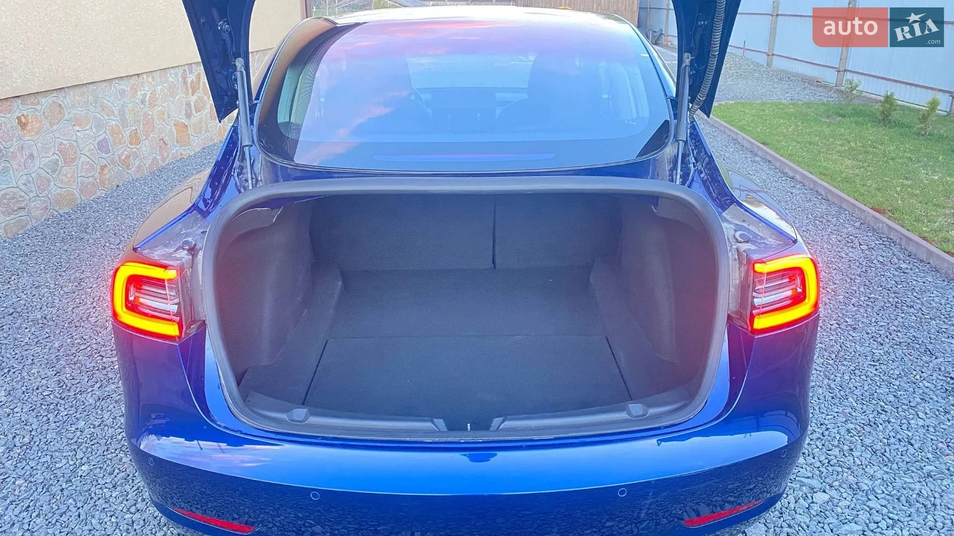 2018 Tesla Model 3 - мініатюра 9