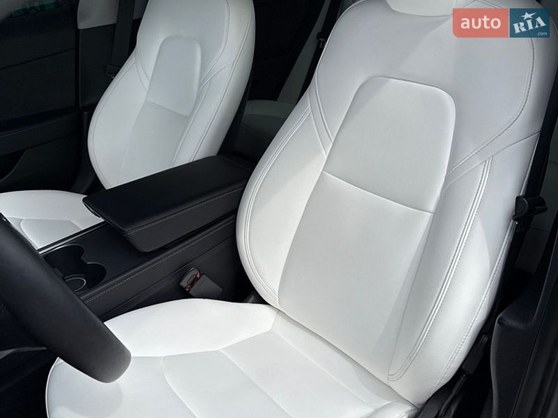Седан Tesla Model 3 2021 в Дніпрі