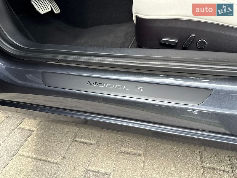 Седан Tesla Model 3 2021 в Дніпрі