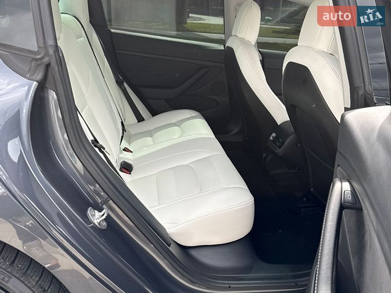 Седан Tesla Model 3 2021 в Дніпрі
