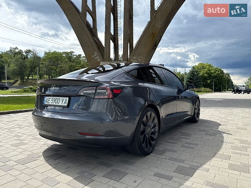 Седан Tesla Model 3 2021 в Дніпрі