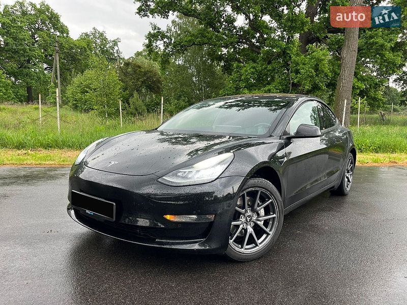 Седан Tesla Model 3 2018 в Києві