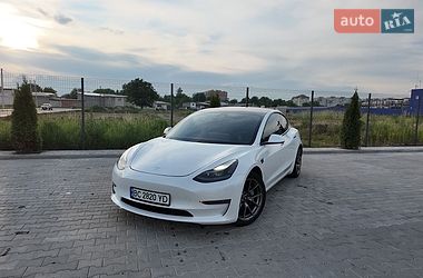 Седан Tesla Model 3 2020 в Львові