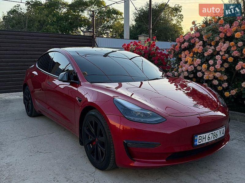 Седан Tesla Model 3 2022 в Одессе