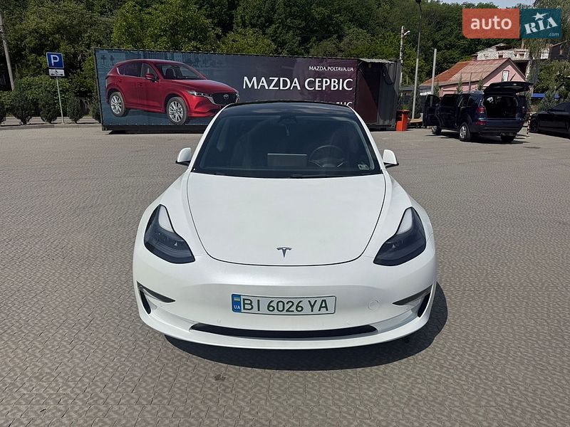 Седан Tesla Model 3 2021 в Полтаві
