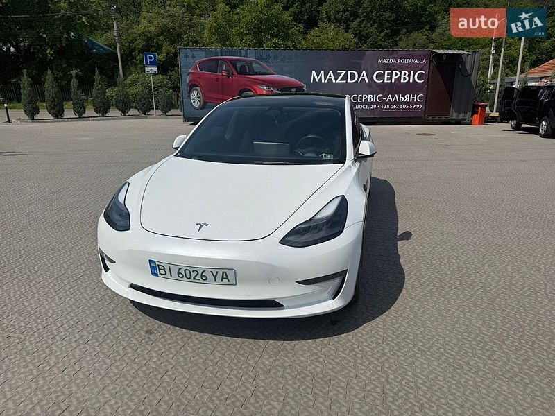 Седан Tesla Model 3 2021 в Полтаві
