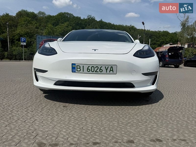 Седан Tesla Model 3 2021 в Полтаві