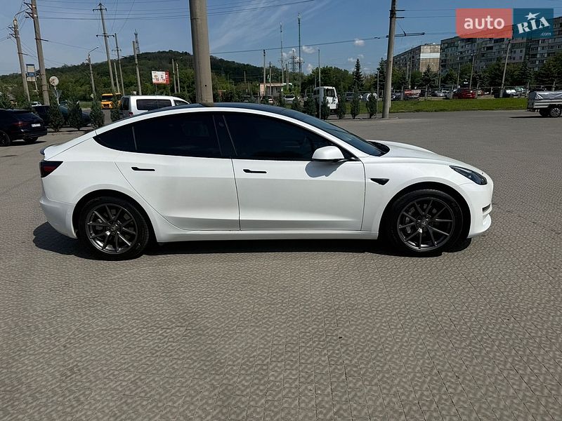 Седан Tesla Model 3 2021 в Полтаві