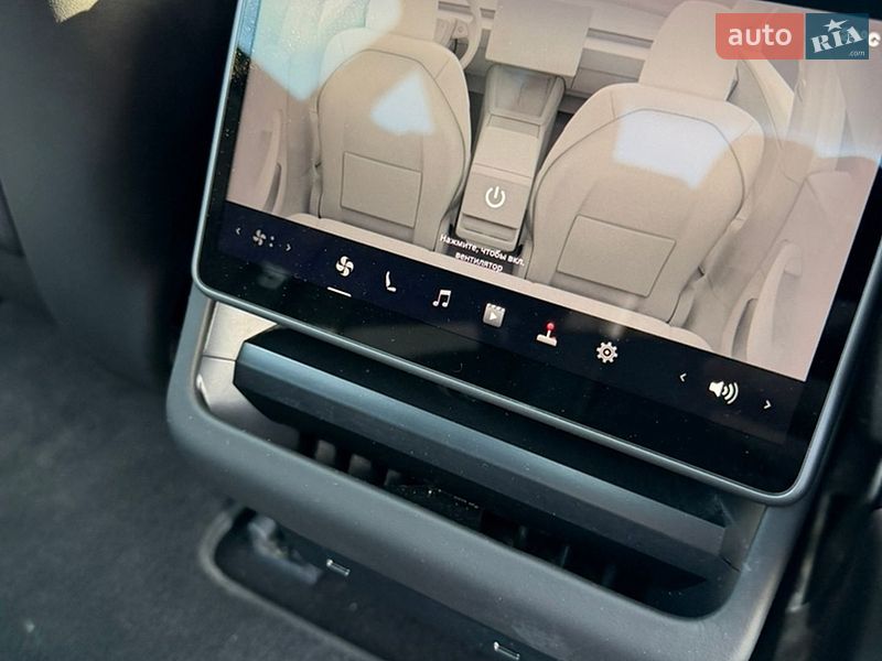 Седан Tesla Model 3 2024 в Харкові