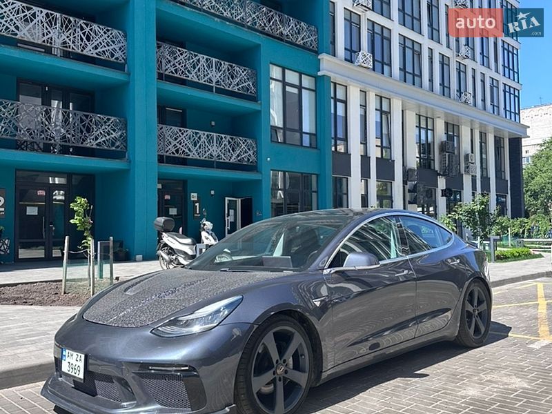 Седан Tesla Model 3 2019 в Житомире