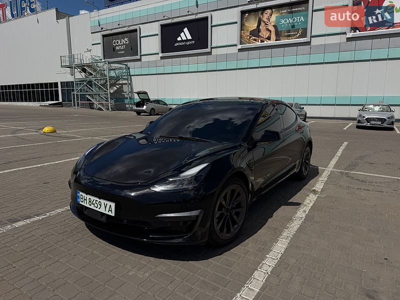 Седан Tesla Model 3 2022 в Одессе