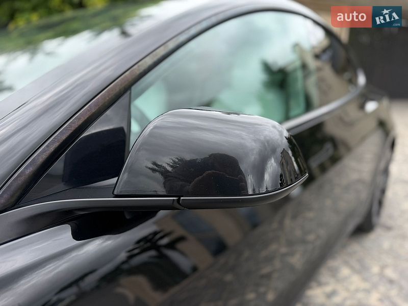 Седан Tesla Model 3 2022 в Львові