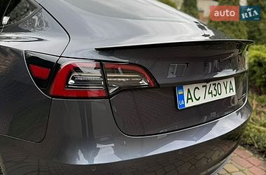 Седан Tesla Model 3 2021 в Луцьку