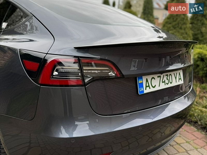Седан Tesla Model 3 2021 в Луцьку