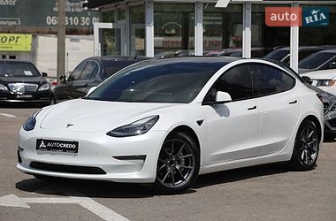 Седан Tesla Model 3 2021 в Харькове