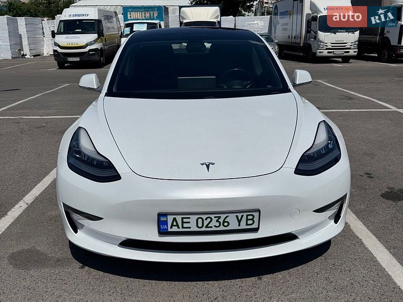2018 Tesla Model 3, VIN 5YJ3E1EB6JF092247:plate — фото 1 (autoria)