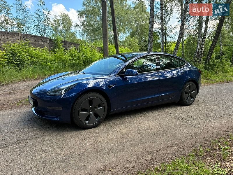 Седан Tesla Model 3 2020 в Киеве